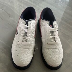 Fila men’s sneakers brand new never worn.